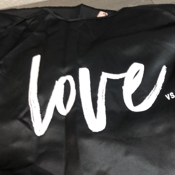 Victoria's Secret Robe - Picture 6 of 6
